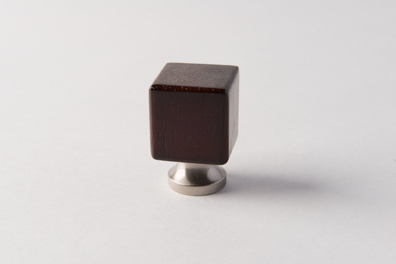 Brushed Nickel/Rubberwood Cube 1.25"